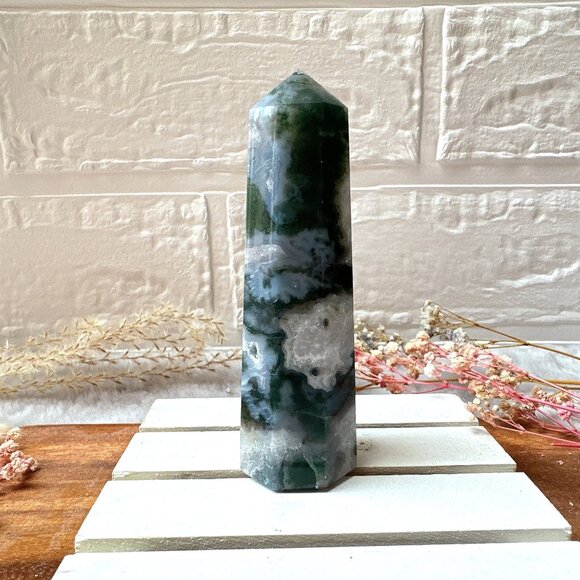 Gorgeous Moss Agate Tower - Picture 7 of 9
